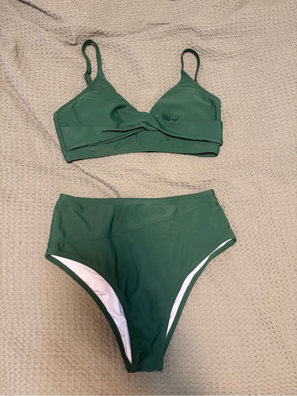 Cupshe Green Two-Piece High-Waist Bikini Set